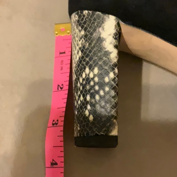 Never Worn! Essex Lane Morgan suede pump with snake heel size 9 - Picture 5 of 7